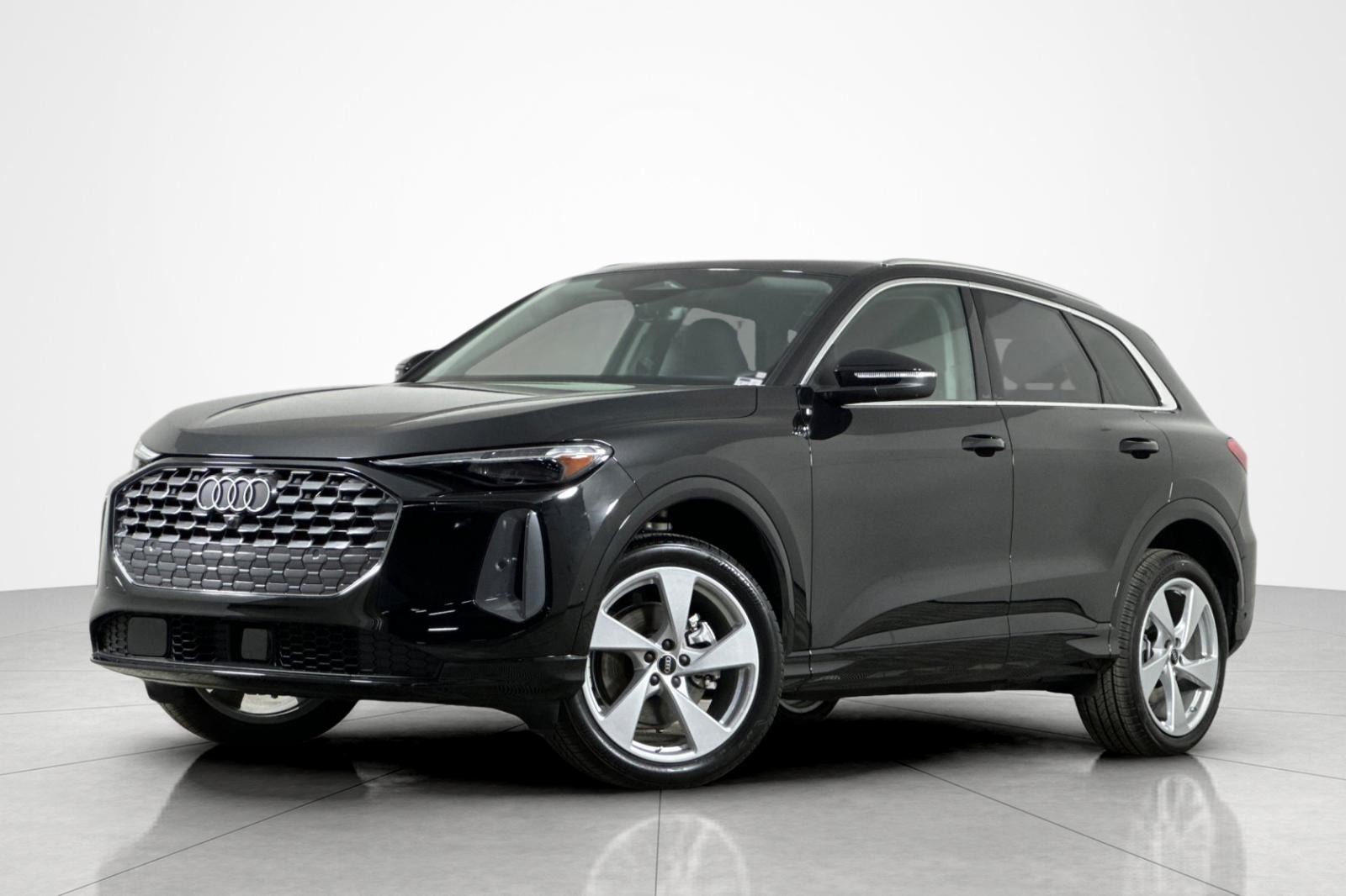 2025 Audi New Q5 Premium Plus's photo