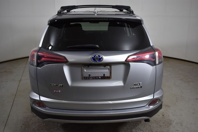 2018 Toyota RAV4 Hybrid XLE photo 4
