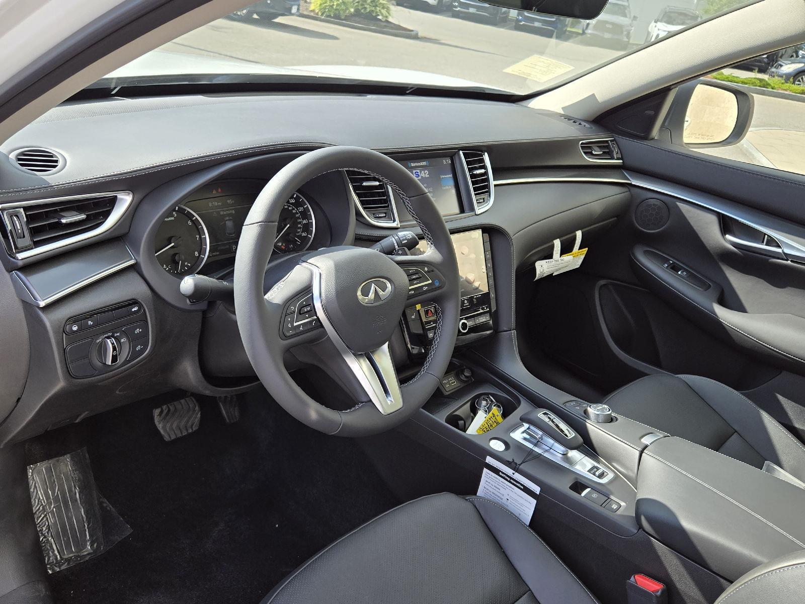 2025 Infiniti QX50 Luxe AWD photo 4
