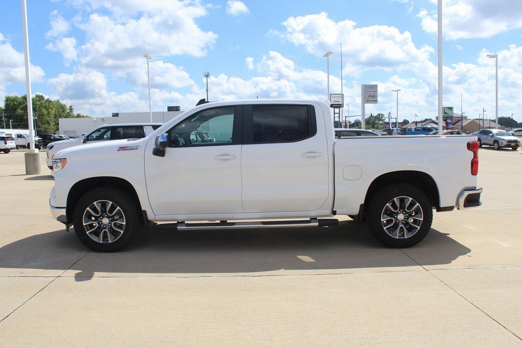 2025 Chevrolet Silverado 1500 LT photo 6