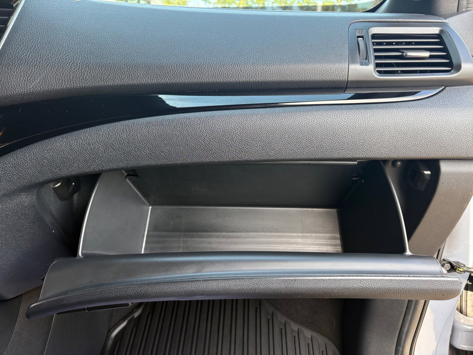 2022 Honda Passport Elite photo 2