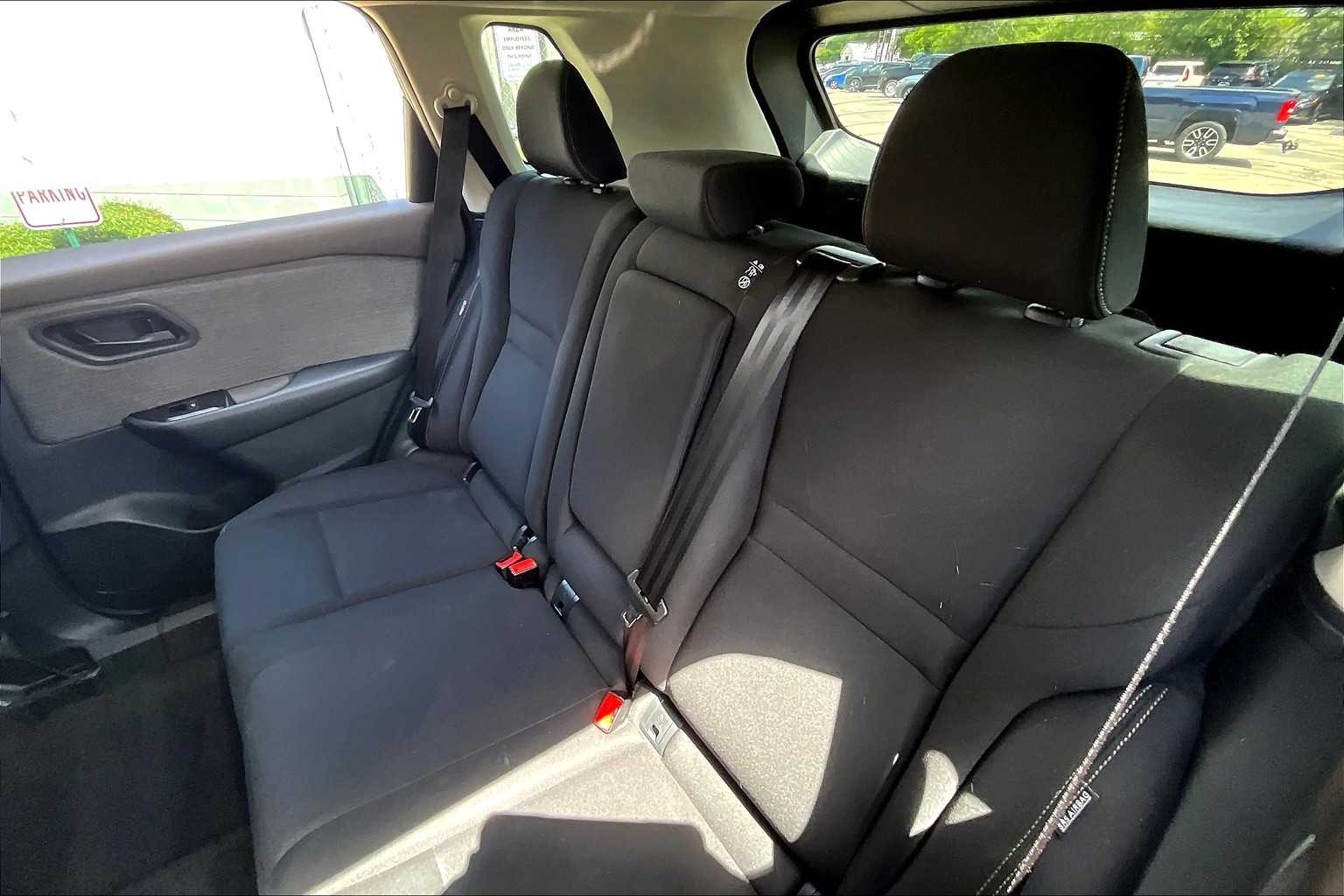 2023 Nissan Rogue S photo 12