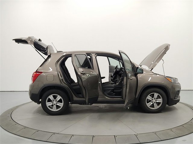 2022 Chevrolet Trax LS photo 15