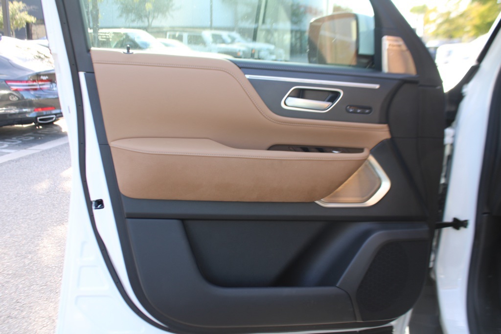 2025 Infiniti QX80 Sensory photo 10