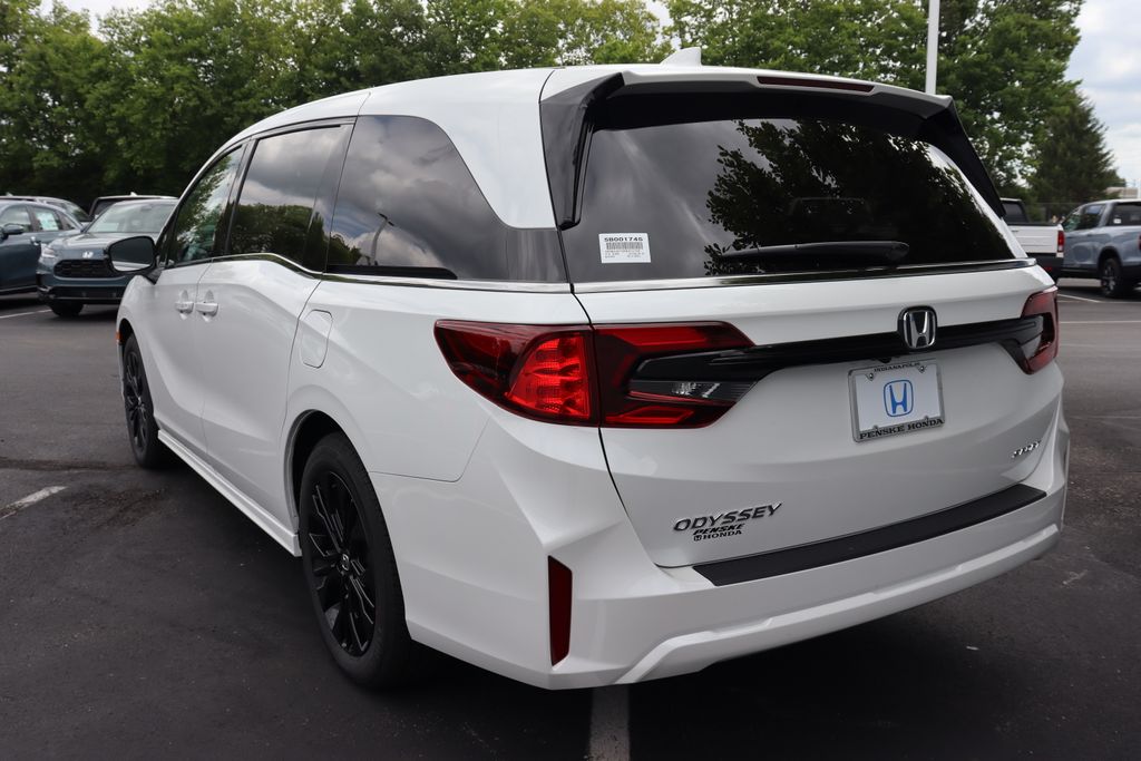 2026 Honda Odyssey photo 3