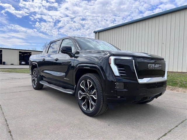 2025 GMC Sierra EV Denali's photo