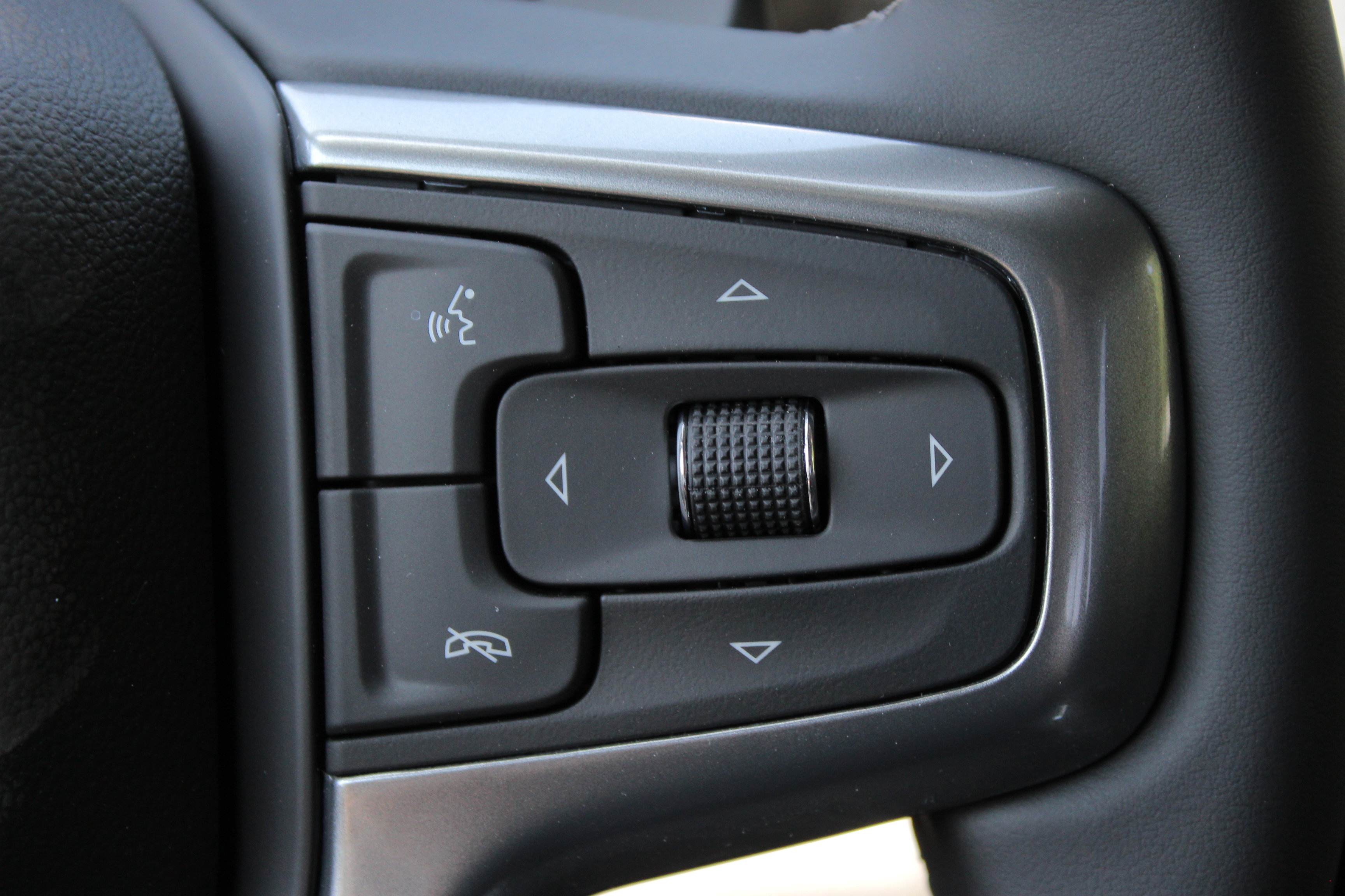 2025 Chevrolet Silverado 1500 LTZ photo 29