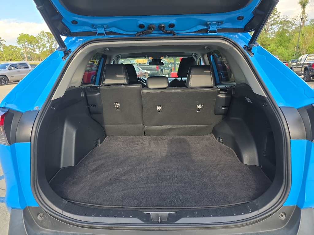 2021 Toyota RAV4 Hybrid XLE Premium photo 8