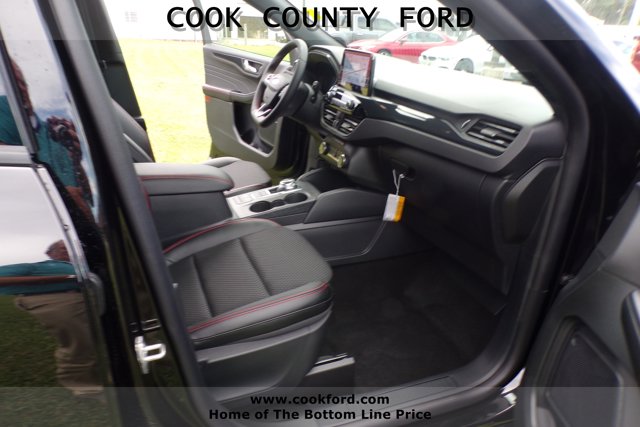 2025 Ford Escape ST-Line photo 24