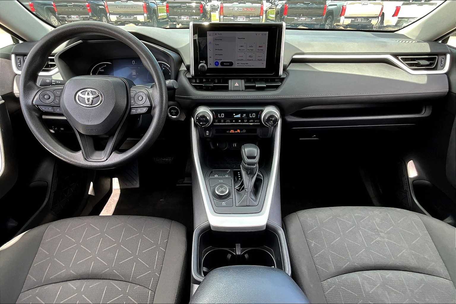 2024 Toyota RAV4 Hybrid XLE photo 6