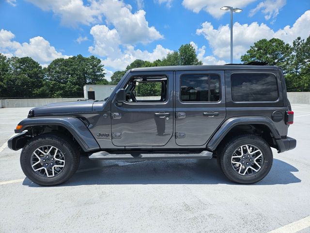 2025 Jeep Wrangler Sahara photo 4