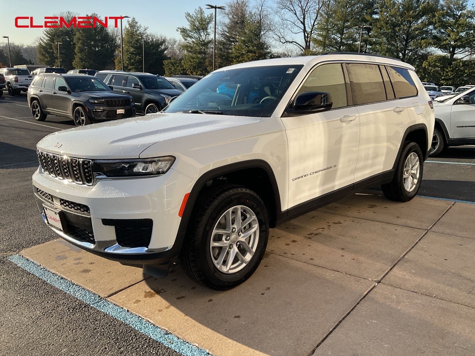 2025 Jeep Grand Cherokee L Laredo's photo