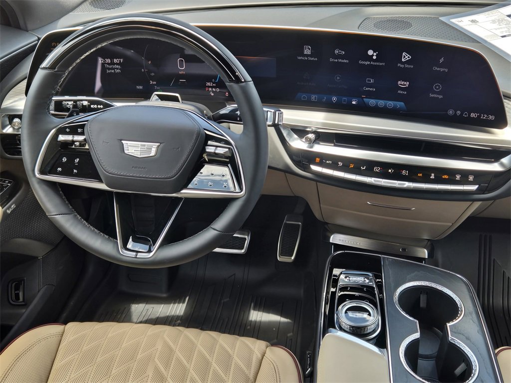 2025 Cadillac Lyriq Luxury photo 21