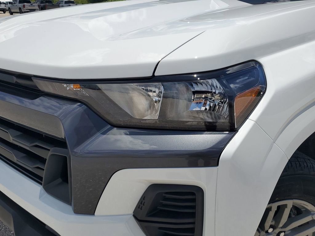 2025 Chevrolet Colorado Work Truck LT photo 15