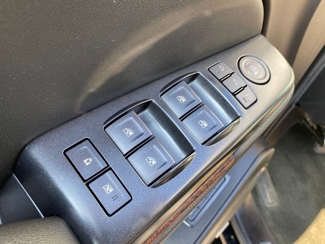 2017 Gmc Yukon SLT photo 16