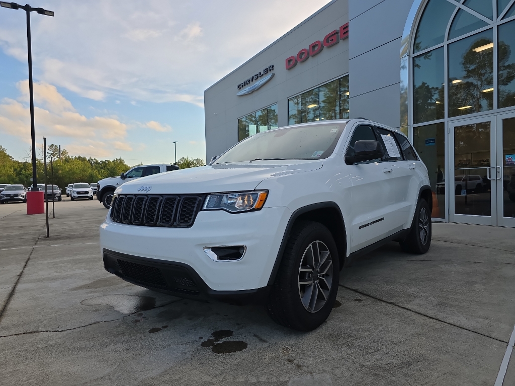 2020 Jeep Grand Cherokee Laredo E photo 3