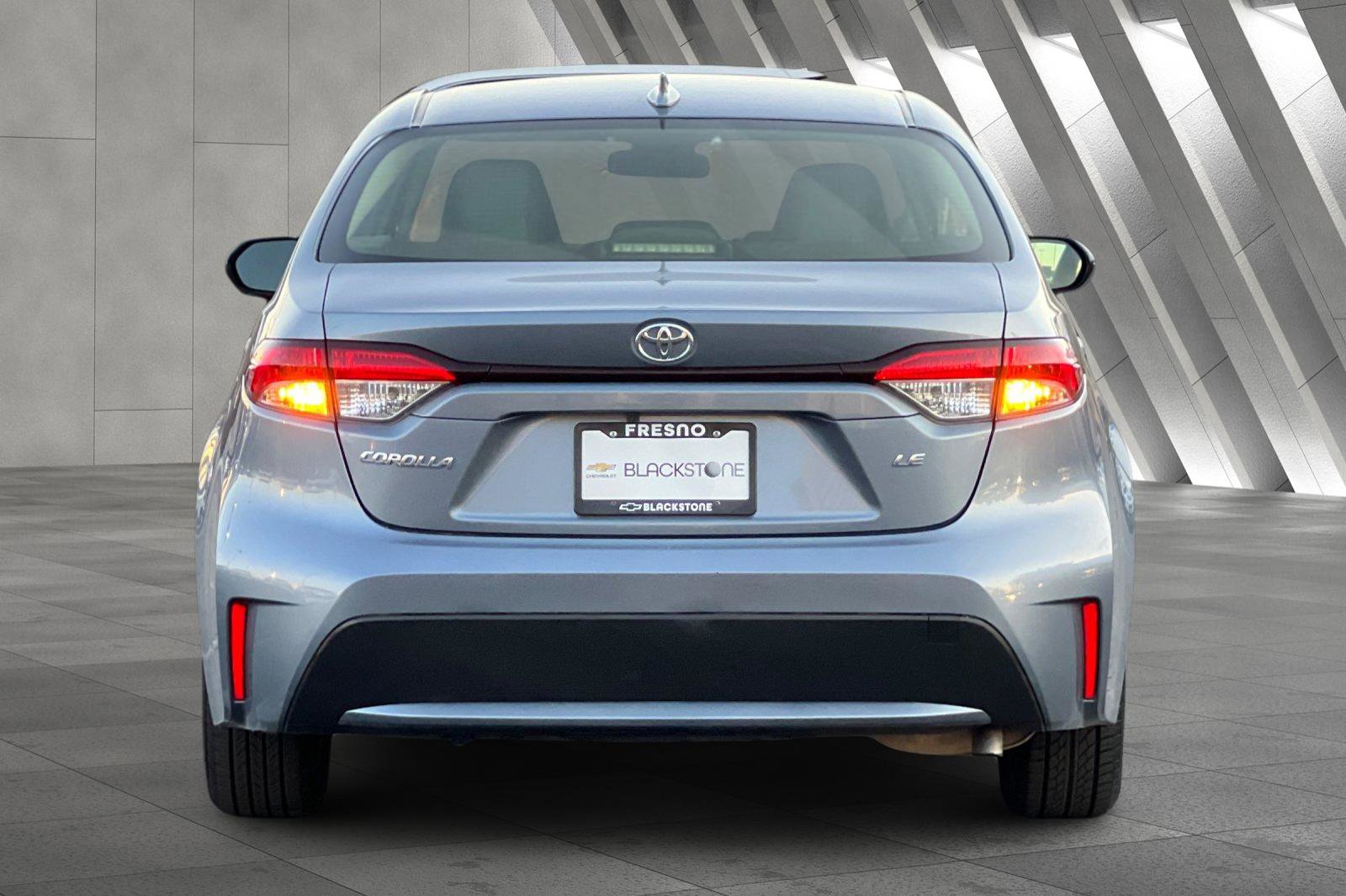 2022 Toyota Corolla LE photo 4