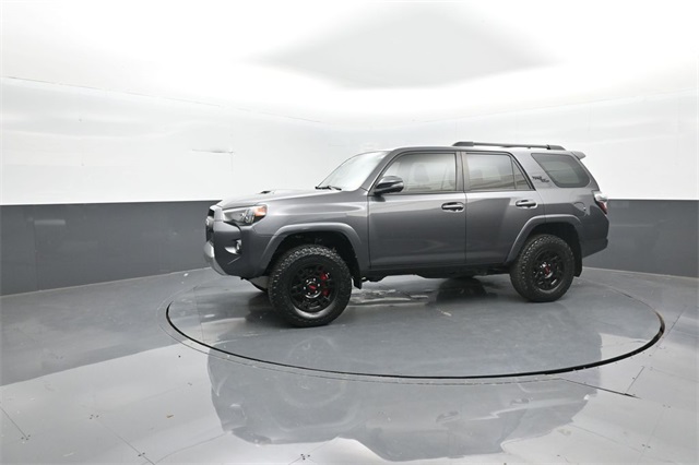 2022 Toyota 4Runner TRD Off-Road Premium photo 3