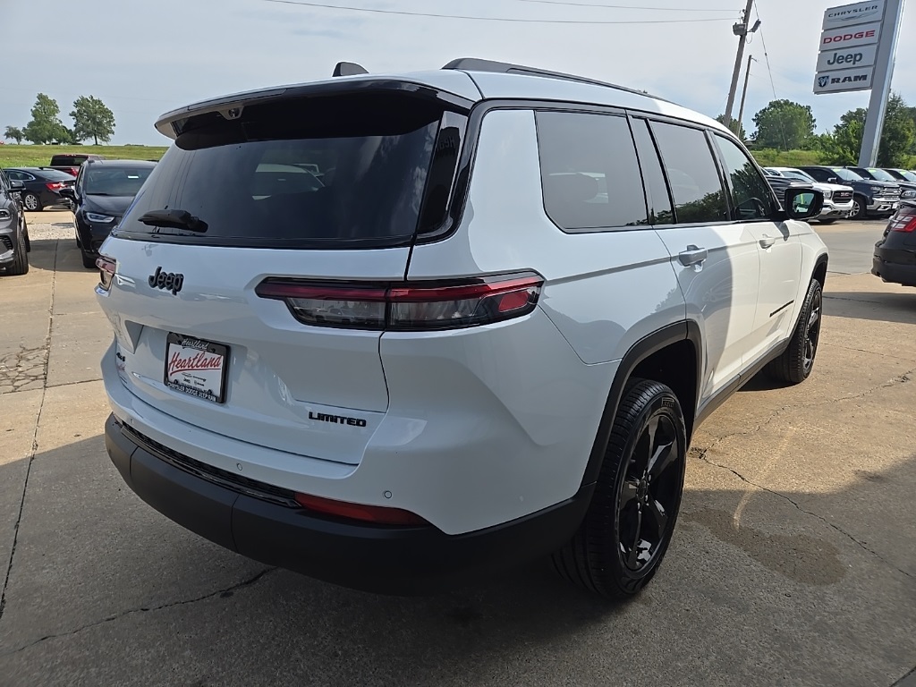 2025 Jeep Grand Cherokee Limited photo 2