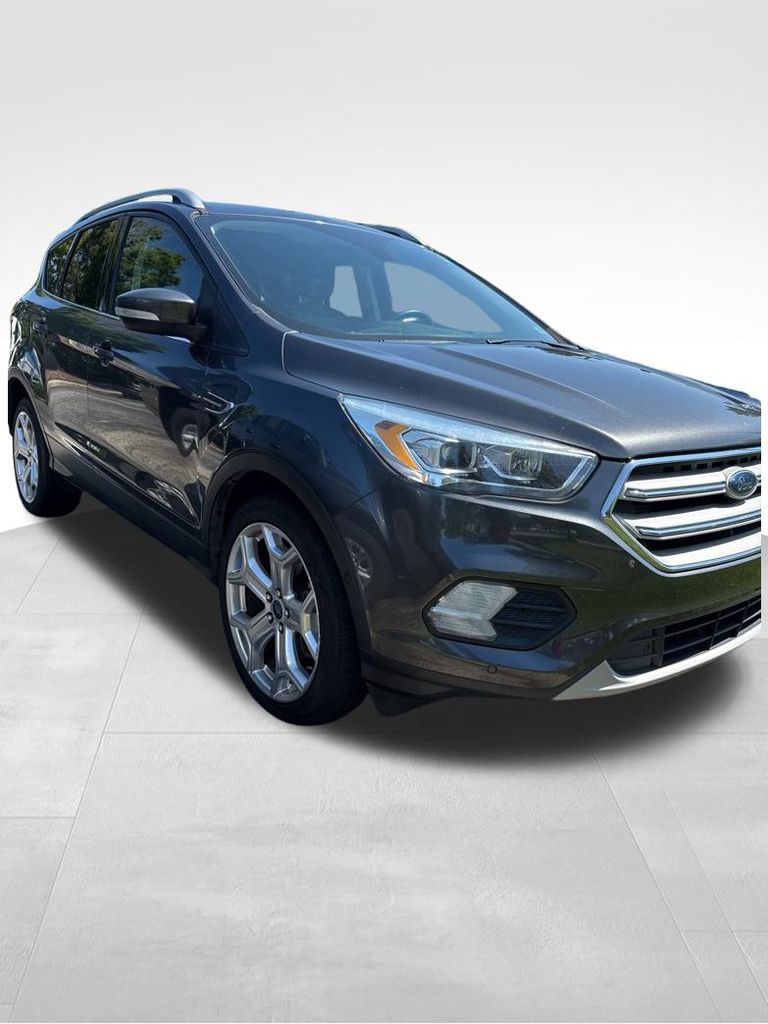 2019 Ford Escape Titanium photo 3