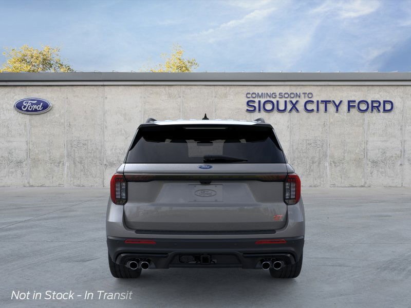 2025 Ford Explorer ST photo 4