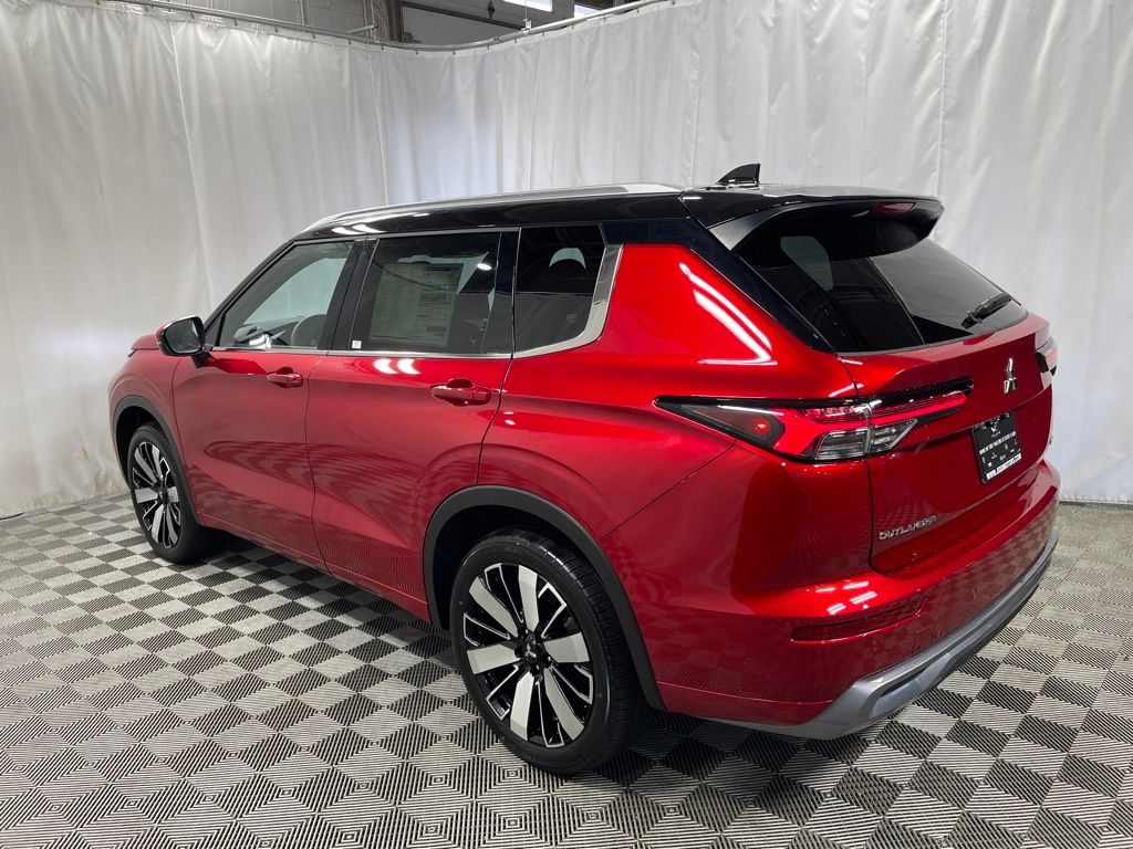 2025 Mitsubishi Outlander SEL photo 4