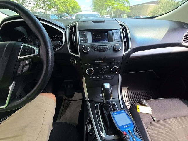 2016 Ford Edge SEL photo 10