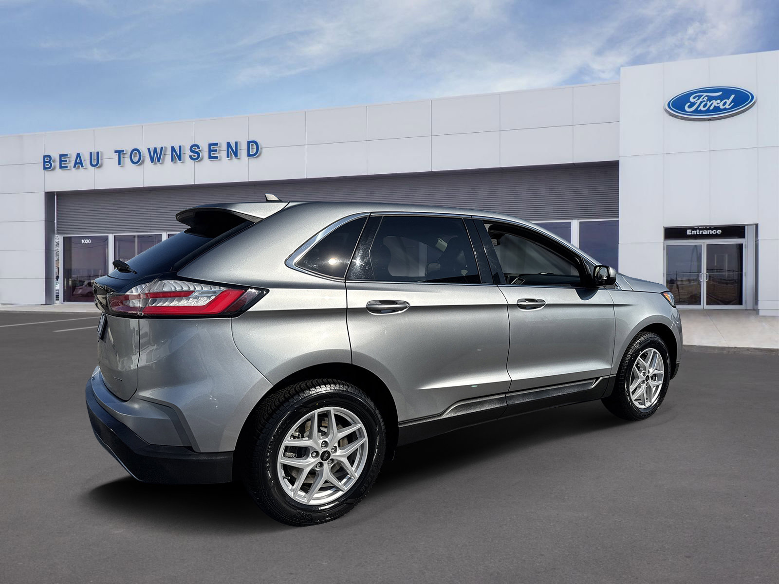 2024 Ford Edge SEL photo 2