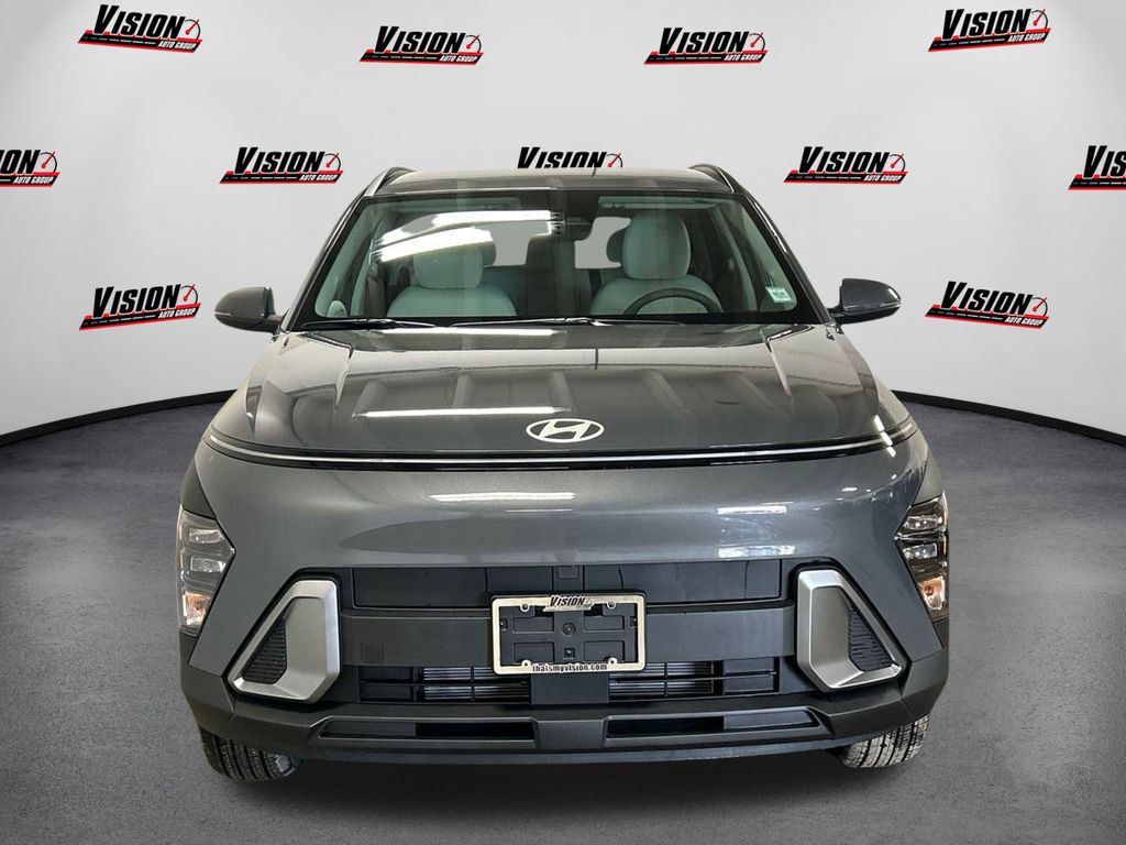 2025 Hyundai Kona SEL photo 2