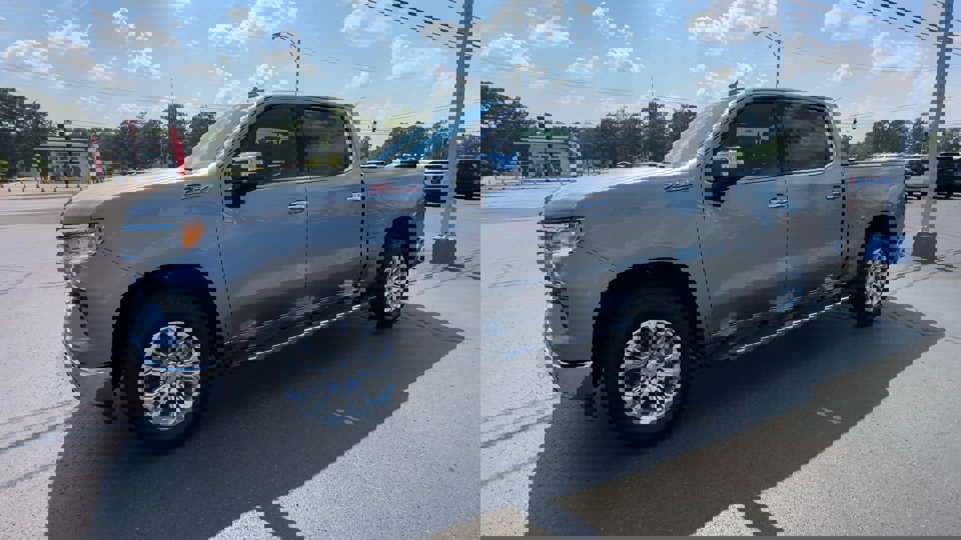 2023 Chevrolet Silverado 1500 LTZ photo 4
