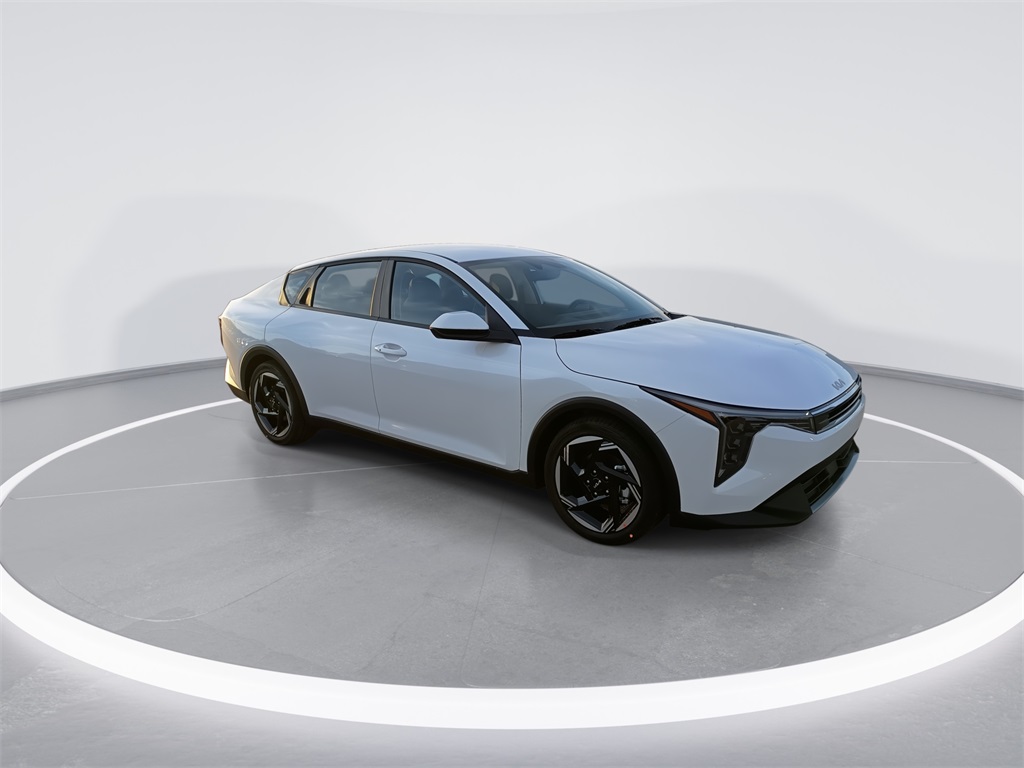 2025 Kia K4 EX photo 2