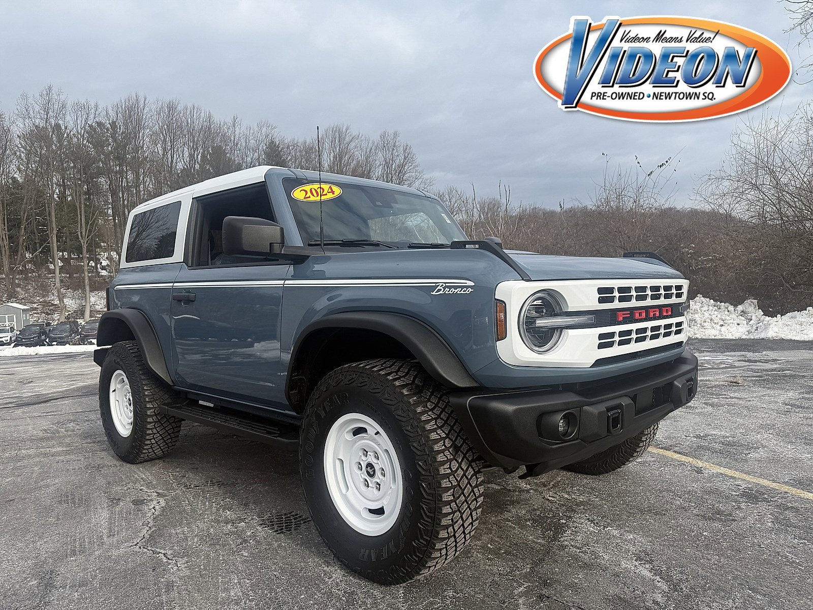 2024 Ford Bronco 2-Door Heritage Editon's photo