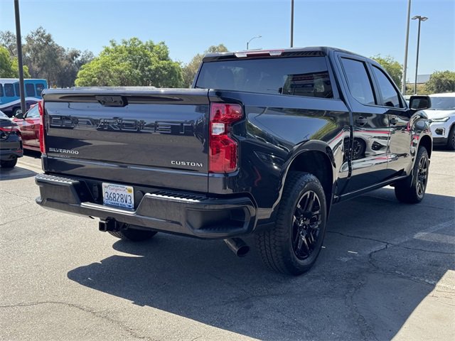 2023 Chevrolet Silverado 1500 Custom photo 3