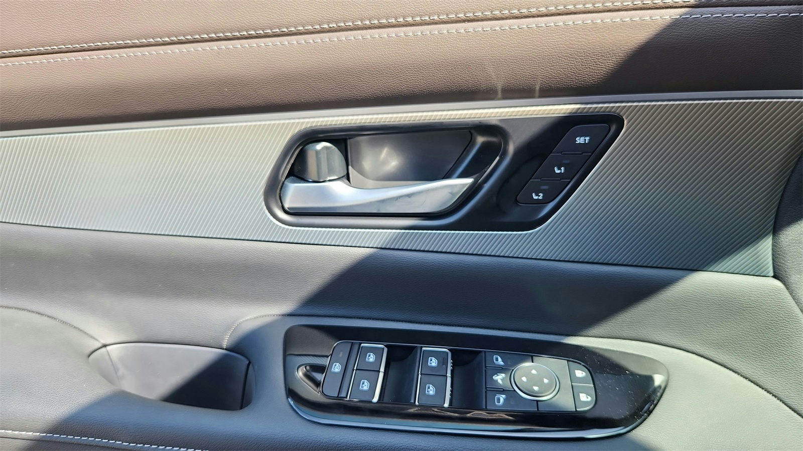 2025 Nissan Murano Platinum photo 16