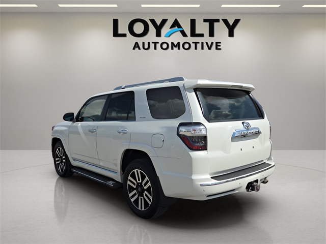 2022 Toyota 4Runner Limited photo 2