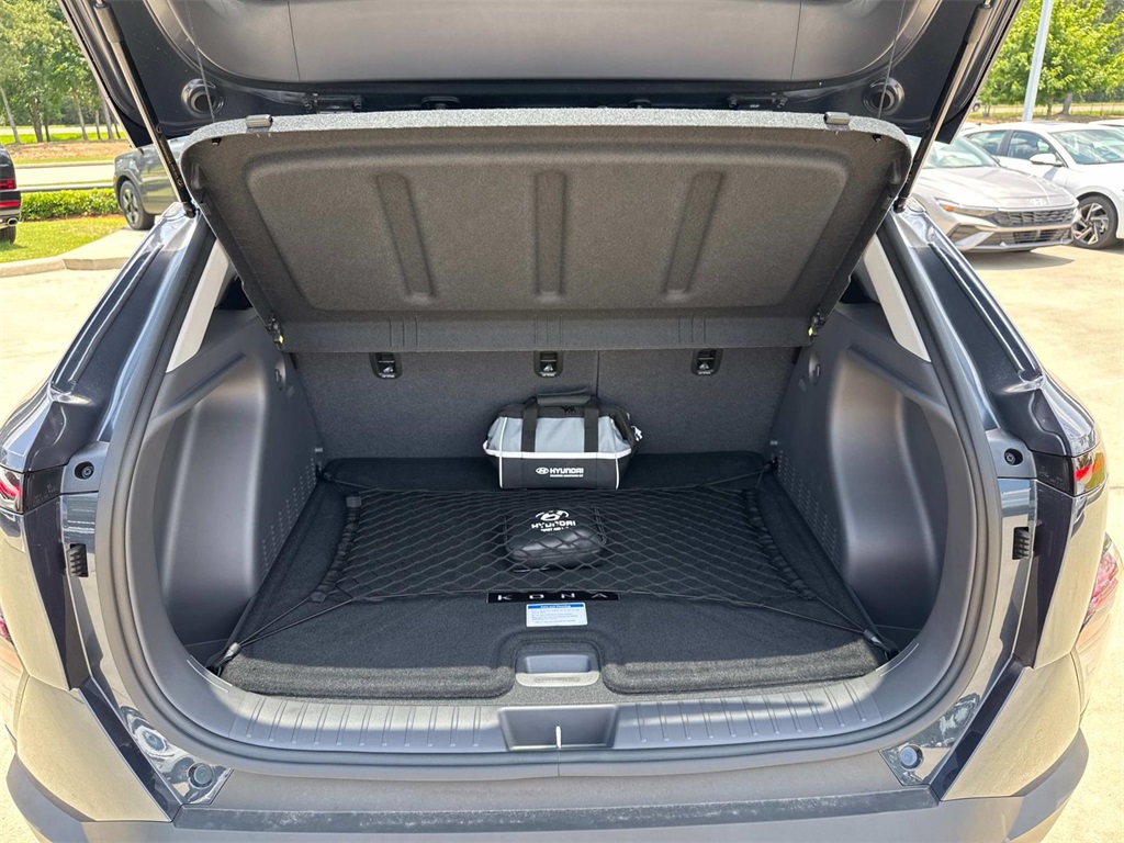 2025 Hyundai Kona SEL photo 5