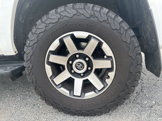 2018 Toyota 4Runner TRD Off-Road photo 5
