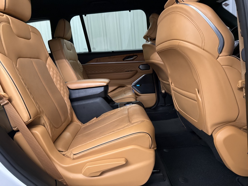 2021 Jeep Grand Cherokee L Summit photo 32