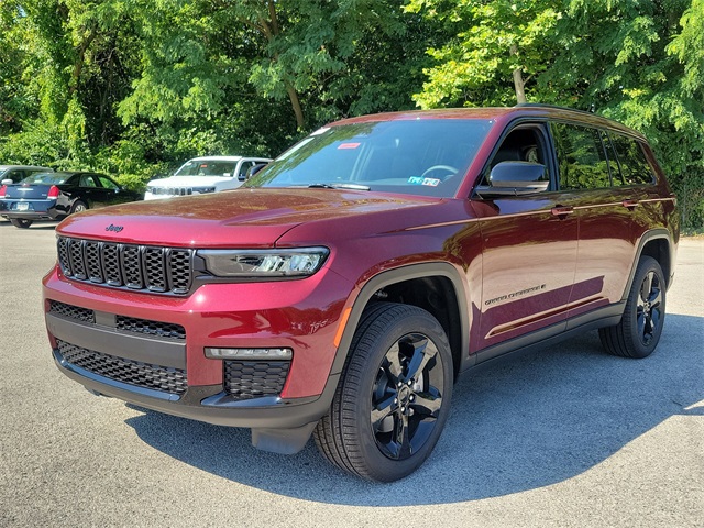 2024 Jeep Grand Cherokee Limited photo 2
