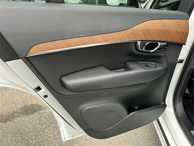 2023 Volvo XC90 Recharge T8 Plus photo 19