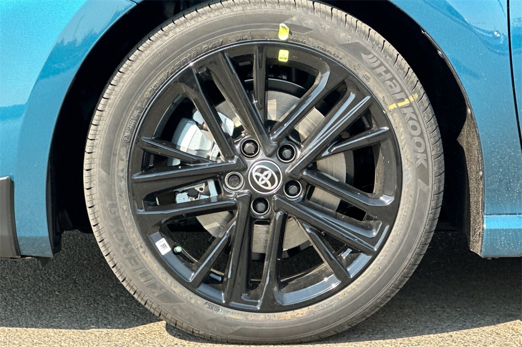 2025 Toyota Camry SE photo 24