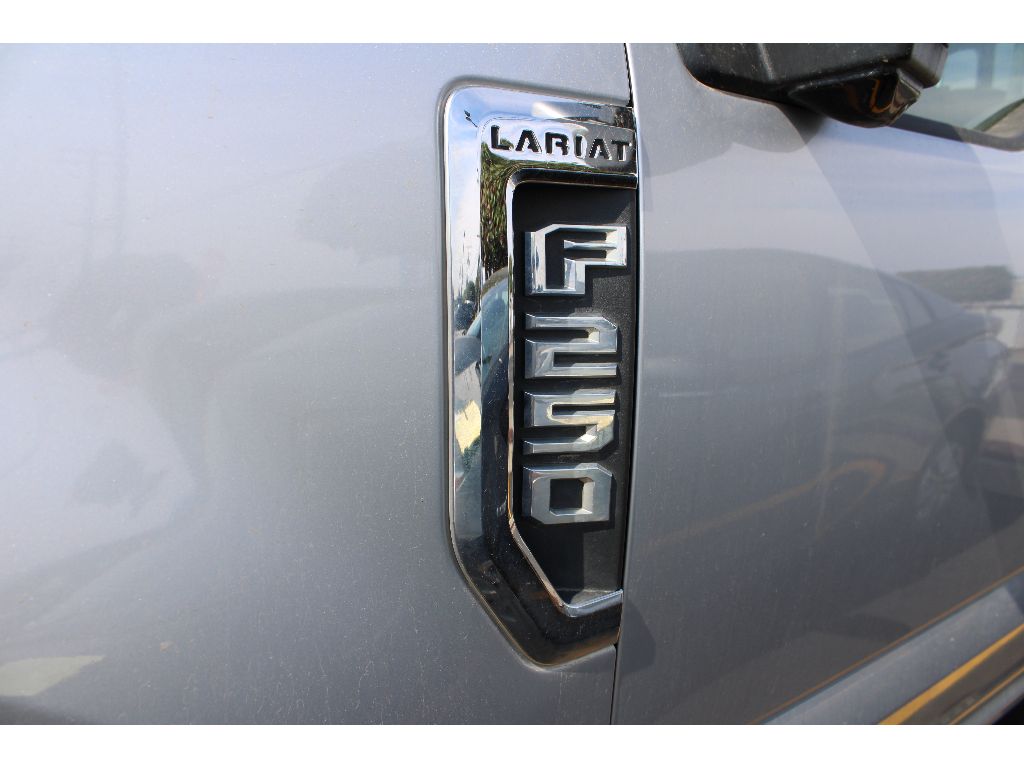 2017 Ford F-250 Lariat photo 13