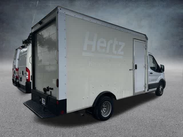 2022 Ford Transit Cutaway Cab Chassis photo 2