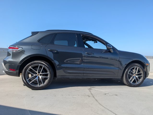 2024 Porsche Macan T photo 24