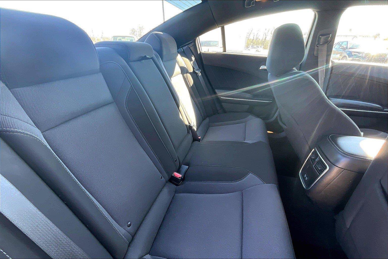 2022 Dodge Charger SXT photo 16