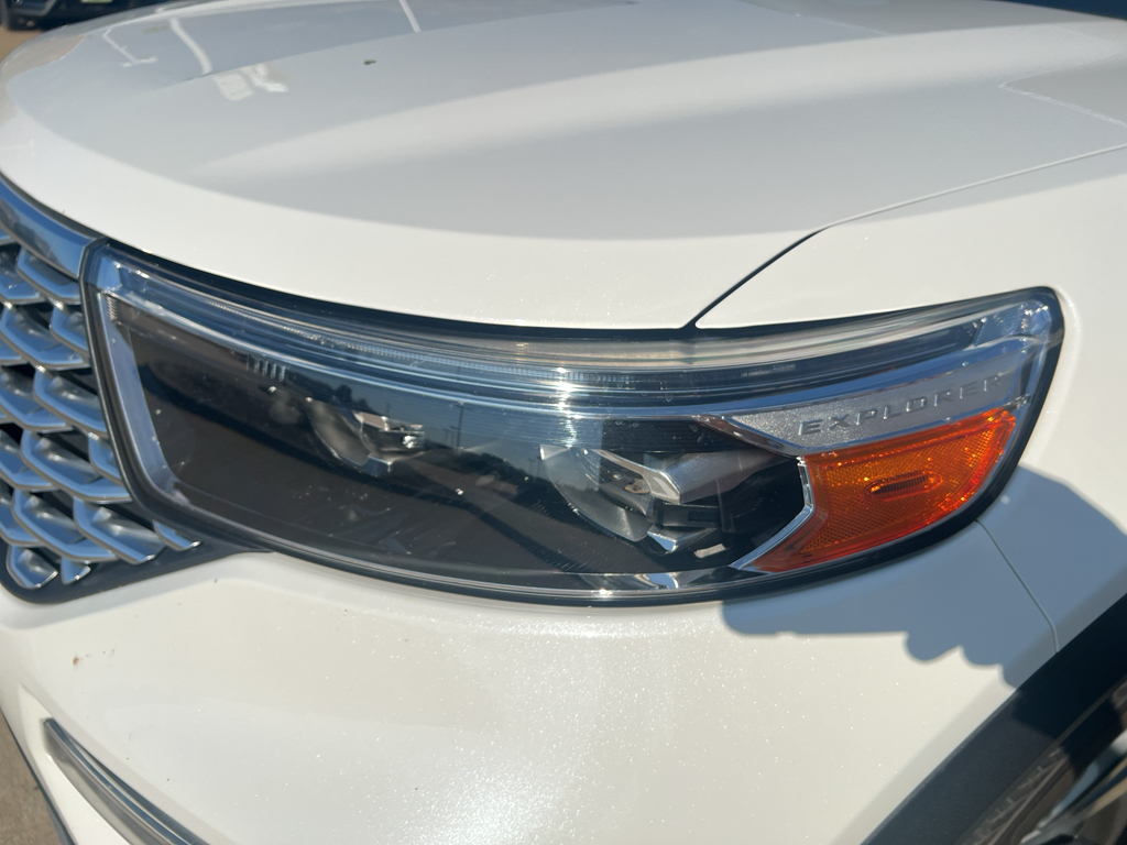 2020 Ford Explorer Platinum photo 11