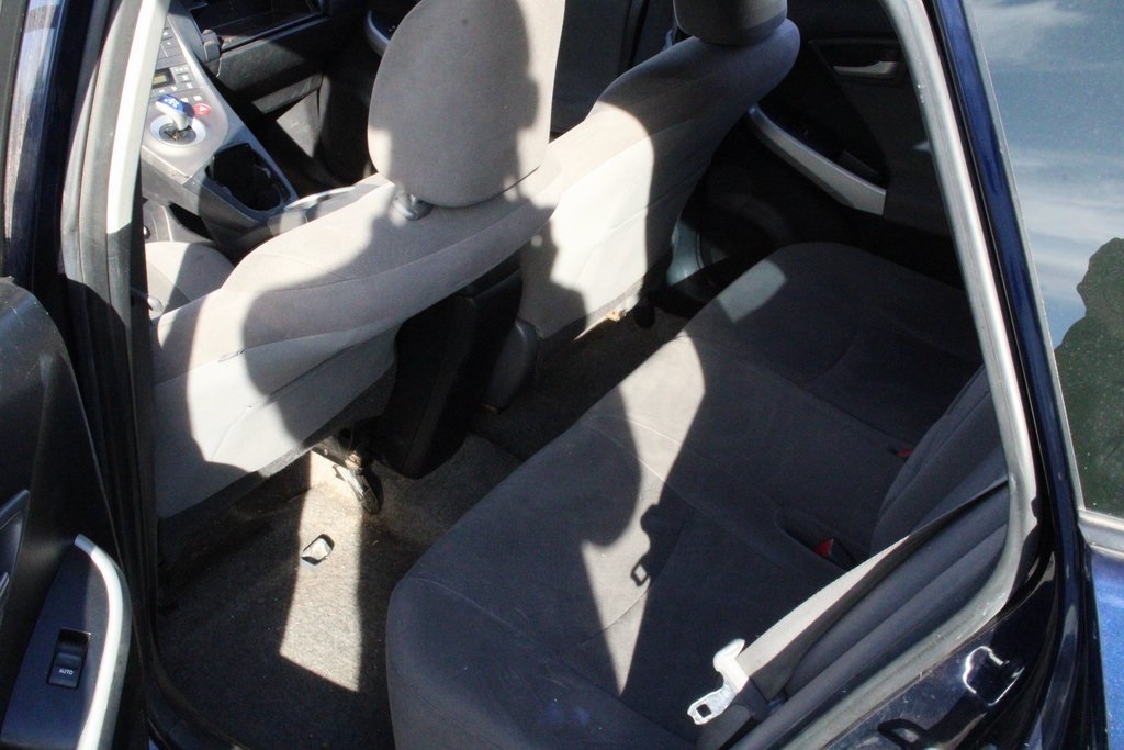 2015 Toyota Prius Four photo 2