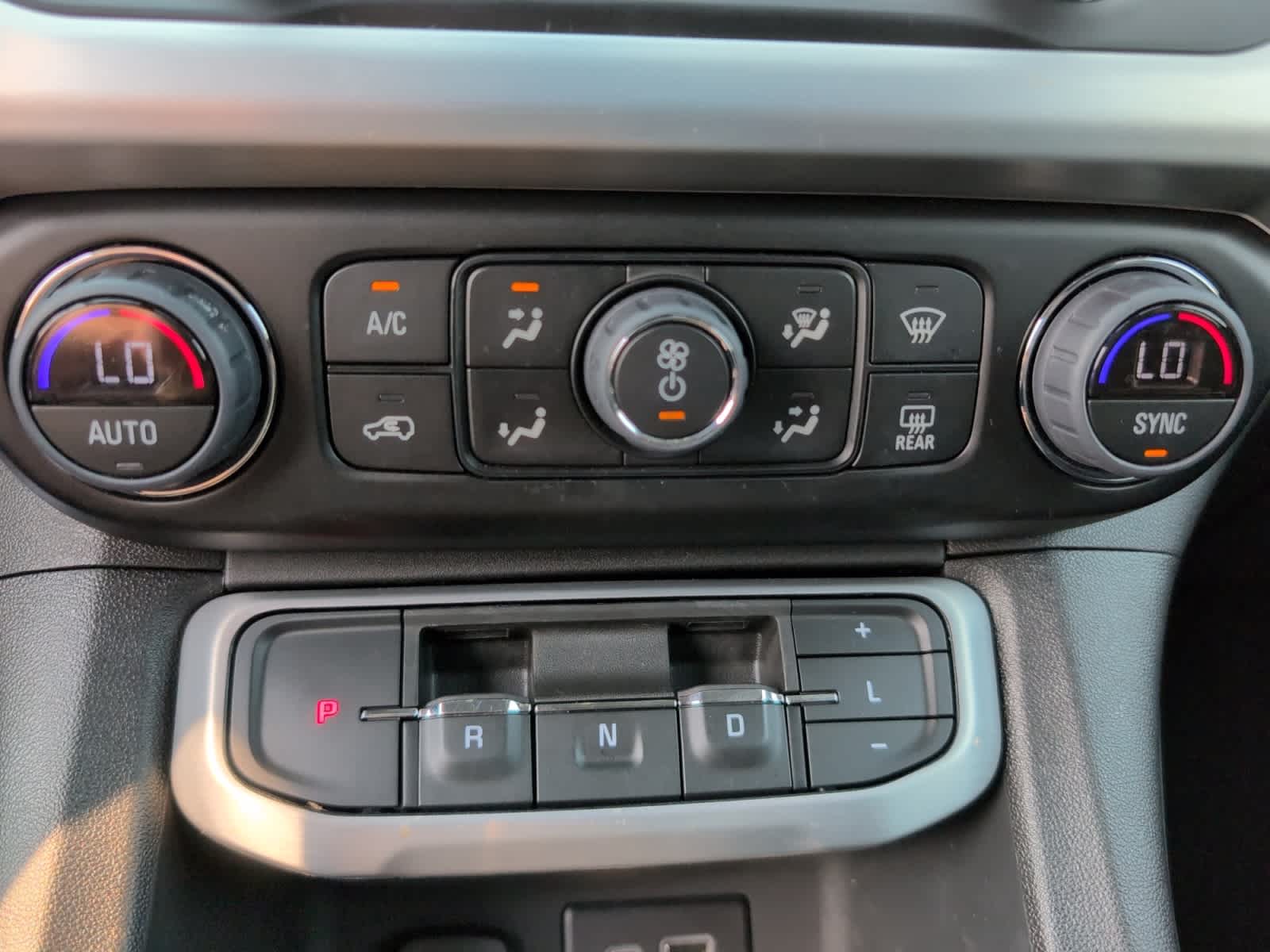 2023 Gmc Acadia SLE photo 25