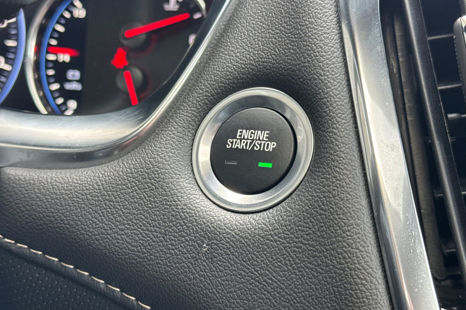 2024 Chevrolet Traverse Premier photo 23