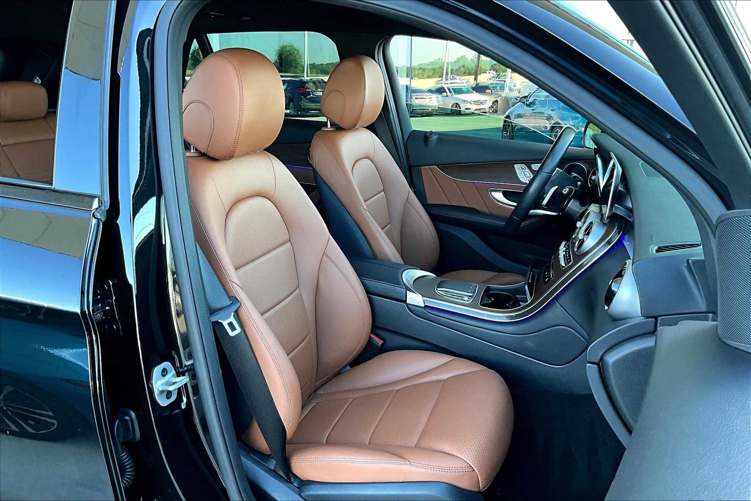 2022 Mercedes Benz GLC 300 photo 8